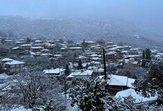 Το χωριό Καρυα χιονισμένο