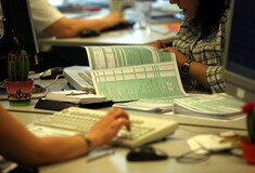 Φόροι: Κύριος χαμένος η μεσαία τάξη-Τι αναφέρει μελέτη για τα νοικοκυριά 