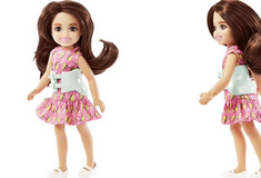 Η αδερφή της Barbie με σκολίωση για να αναδείξει τη «δύναμη της αντιπροσωπευτικότητας»