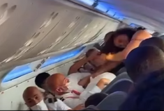 Άγριο ξύλο μεταξύ γυναικών σε αεροπλάνο για την Βραζιλία 