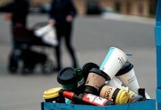 Αυξήθηκε ο όγκος των απορριμμάτων πλαστικών μιας χρήσης μέσα σε δύο χρόνια παρά τις δεσμεύσεις