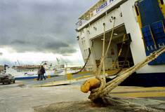 Απεργία ΠΝΟ: Δεμένα τα πλοία στα λιμάνια έως το πρωί της Παρασκευής 