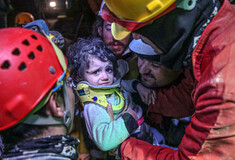 Σεισμός σε Τουρκία-Συρία: Σχεδόν 8.300 νεκροί- «Κάθε λεπτό που περνά, μειώνονται οι ελπίδες για επιζώντες»