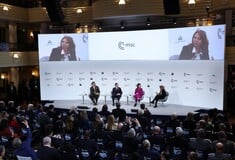 Politico: Είναι το τέλος του κόσμου, όπως το γνωρίζουμε