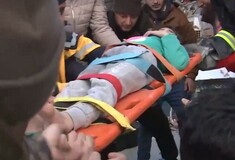 «Ευχαριστώ το Θεό που ήταν εκεί»: Η μικρή Φατμά ευγνώμων στην ΕΜΑΚ για τη διάσωσή της μετά τον σεισμό