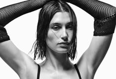 Η Χέιλι Μπίμπερ στη Vogue: Έδωσε συνέντευξη στον Τζάστιν Μπίμπερ κι αποκαλύπτει το «μεγαλύτερο στιλιστικό λάθος»