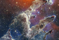 NASA: Εντυπωσιακές εικόνες για τους «Στύλους της Δημιουργίας» από το τηλεσκόπιο James Webb 