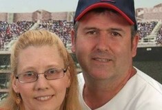 Ιλινόις: Γυναίκα βρήκε τον επί οκτώ μήνες αγνοούμενο άντρα της νεκρό μέσα στο ντουλάπι με τα χριστουγεννιάτικα στολίδια