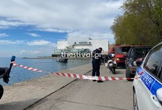 Θεσσαλονίκη: 30χρονος έδεσε με χειροπέδες τα χέρια του και βούτηξε με το αυτοκίνητό του στον Θερμαϊκό