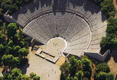 Αρχαίο Θέατρο Επιδαύρου: Οι 8 παραστάσεις που θα δούμε το φετινό καλοκαίρι