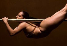 Oxalis: επαναπροσδιορίζοντας την τέχνη του pole dancing 