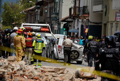 Σεισμός 6,8 στον Ισημερινό: Νεκροί και πολλές υλικές ζημιές - Εικόνες καταστροφής