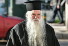 Ο Αμβρόσιος καταγγέλλει «Δαιμονική επίθεση από δημοσιογράφους δηλ. όργανα του Διαβόλου»