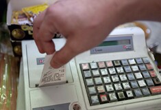 ΑΑΔΕ:« Λουκέτο» έως και 10 ημέρες στις επιχειρήσεις που δεν στέλνουν στοιχεία αποδείξεων