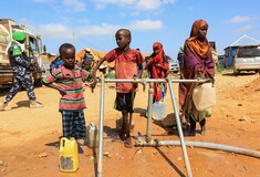 Unicef: Κάθε μέρα πεθαίνουν πάνω από 1.000 παιδιά στον κόσμο επειδή ήπιαν μολυσμένο νερό