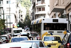 Κίνηση στους δρόμους: Τροχαίο στη Λ. Αθηνών – Καθυστερήσεις στην Αττική οδό