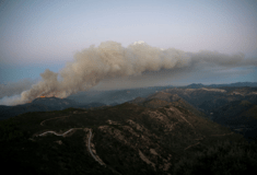 Ισπανία: Ανεξέλεγκτη για δεύτερη ημέρα μεγάλη δασική πυρκαγιά στη Βαλένθια
