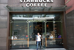 Starbucks: Ο νέος CEO θα δουλεύει ως barista σε καταστήματα μια φορά τον μήνα