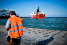 Βλάβη στο Fast Ferries Andros - Ταλαιπωρία για 313 επιβάτες