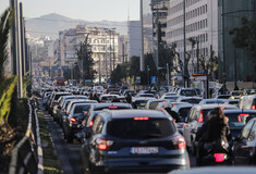 Κίνηση στους δρόμους: Καθυστερήσεις σε κεντρικές οδούς της Αθήνας