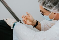Παγκόσμιος Οργανισμός Υγείας: Ποιες κατηγορίες δεν χρειάζονται επιπλέον εμβολιασμό για την covid-19