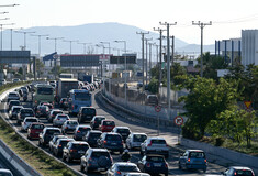 Κίνηση στους δρόμους: Δύσκολη μέρα για τους οδηγούς σε πολλά σημεία 
