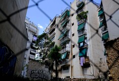 Στα ύψη το κόστος στέγασης: 3 στους 4 αγχώνονται για το ενοίκιο- 770.000 κατοικίες είναι κενές 