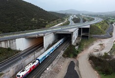 Τέμπη: Βγήκε από την εντατική 20χρονη- Παραμένει στη ΜΕΘ ο μόνος επιζών του πρώτου βαγονιού