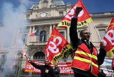 Γαλλία: Tο Συνταγματικό Συμβούλιο επικύρωσε το σχέδιο Μακρόν για την αύξηση του ορίου ηλικίας συνταξιοδότησης