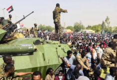 Σουδάν: Τουλάχιστον 185 νεκροί και 1.800 τραυματίες από τις εμφυλιακές μάχες