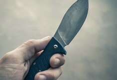 Ακρόπολη: Δίωξη για απόπειρα ανθρωποκτονίας για το μαχαίρωμα 18χρονου