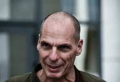 Μητσοτάκης για Βαρουφάκη: Σταματήστε να παίζετε Monopoly με τις ζωές και τις καταθέσεις των Ελλήνων