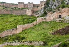 Φωτίζεται ξανά το κάστρο Ακροκορίνθου