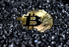 Bitcoin: Τέλος στο τετράμηνο «ράλι» εν μέσω αστάθειας στον τραπεζικό τομέα