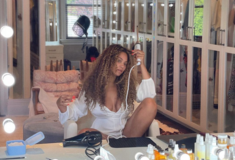 H Beyonce ποζάρει με το νέο της look και μιλάει για την πρώτη της δουλειά