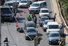 Τροχαίο με νεκρό στην Παραλιακή - Mηχανή τράκαρε με τουλάχιστον επτά αυτοκίνητα