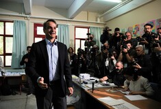 DW: Οι Έλληνες ψήφισαν την «ομάδα που κερδίζει» και τον «πραγματιστή Μητσοτάκη»