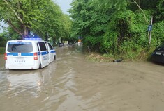 Ιωάννινα: Σφοδρή βροχόπτωση και χαλάζι - Ποτάμια οι δρόμοι