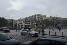 Θεσσαλονίκη: «Ποτάμια» οι δρόμοι από καταιγίδα - Δεκάδες κλήσεις στην Πυροσβεστική
