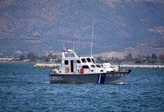 Ακυβέρνητο πλοίο με τρεις επιβαίνοντες κοντά στη Λακωνία