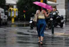 Καιρός: Έντονη βροχόπτωση στην Αθήνα - Προβλήματα στους δρόμους 