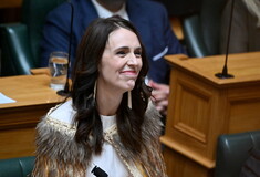 Τζασίντα Άρντερν: Η πρώην πρωθυπουργός της Νέα Ζηλανδίας έλαβε τον τίτλο της «Λαίδης»