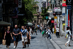 Αγίου Πνεύματος: Πώς θα λειτουργήσουν σήμερα εμπορικά καταστήματα και σούπερ μάρκετ