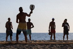 Ρακέτες τέλος σε γνωστές παραλίες - Βαρύ πρόστιμο 1.000 ευρώ στους παραβάτες