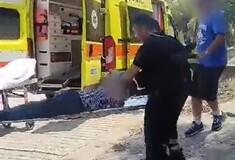 Ακρόπολη: Τουρίστρια κατέρρευσε από τον καύσωνα «Κλέων» - Την πήραν με φορείο