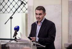 Μιχάλης Χατζηγιάννης: Με στίχους από το «Άγγιγμα Ψυχής» αποχαιρέτισε το υφυπουργείο Πολιτισμού