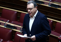 Σωκράτης Φάμελλος: Το νέο γεννιέται με οδύνες και τομές