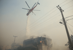 Φωτιά στον Κουβαρά: Μεγάλη καταστροφή στην περιοχή- Έκκληση για περισσότερα εναέρια μέσα