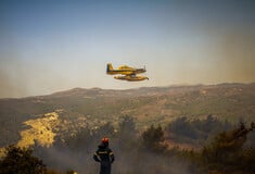 Φωτιές: Καίγεται για 9η μέρα η Ρόδος - Δύο πύρινα μέτωπα στην Κέρκυρα