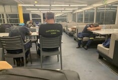 Καταγγελία - Τουλιάτος: Στο πάτωμα πλοίου κοιμήθηκαν πυροσβέστες που επέστρεφαν από τη Ρόδο